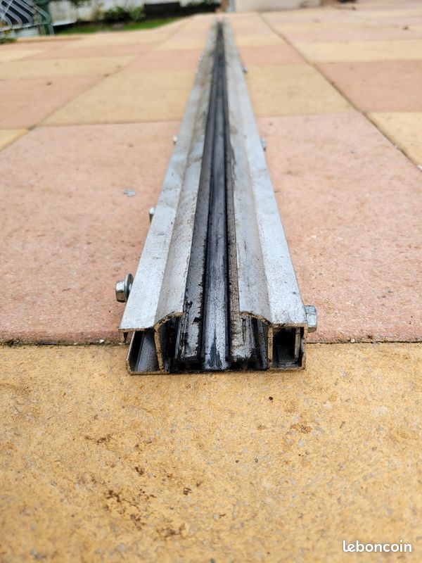 Rail porte de garage sectionnelle (image 1)