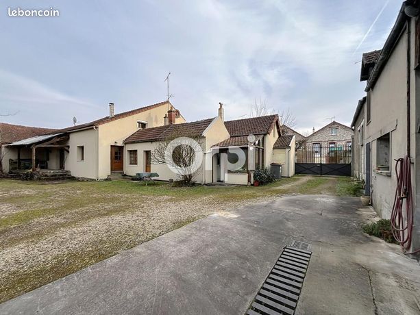 Maison 6 pièces 243 m²