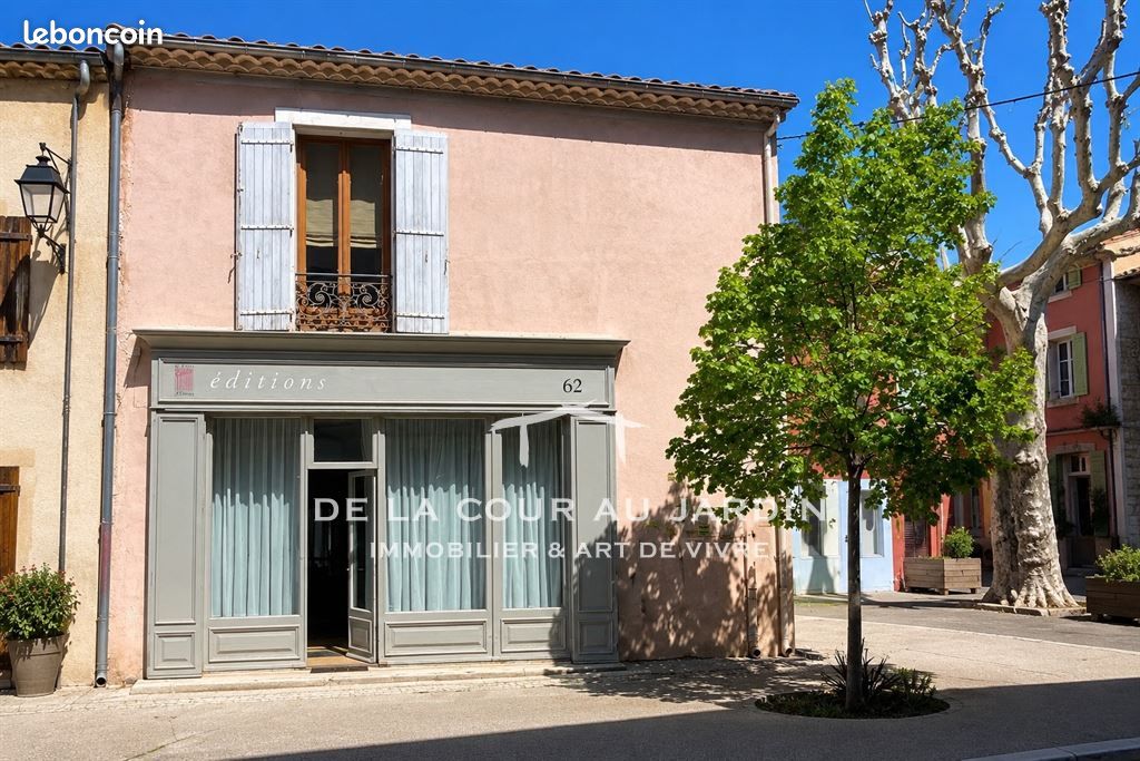 Maison 8 pièces 280 m² · à L'Isle-sur-la-Sorgue · 280 m² · 550 000 €