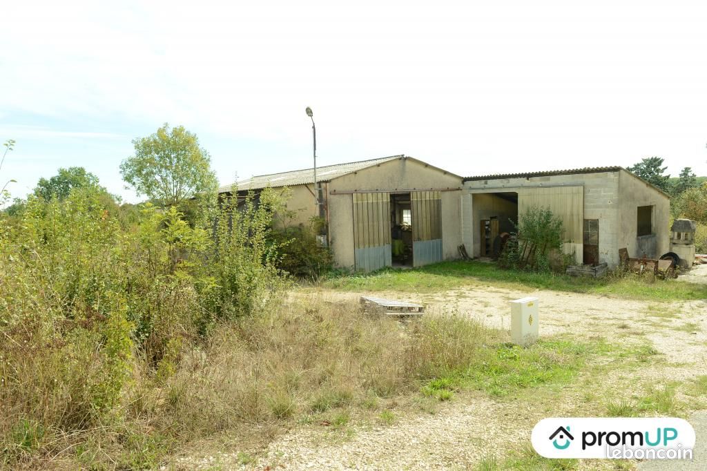 Terrain 4 600 m² Floressas · 54 000 €