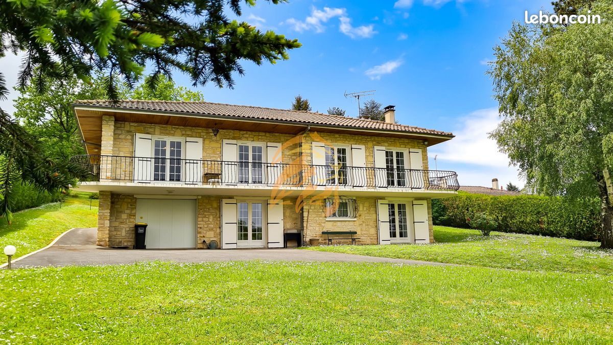 Maison 12 pièces 197 m² - Magnac-sur-Touvre 16600 (image principale 1)