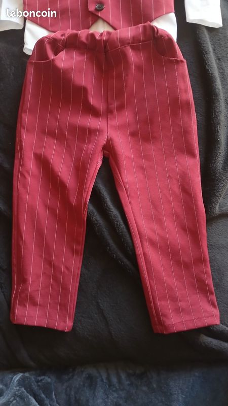 Costume cérémonie bébé 18-24 mois, bordeau a rayures, 4 pieces avec gilet, chemise, pantalon, nœud papillon (image 3)