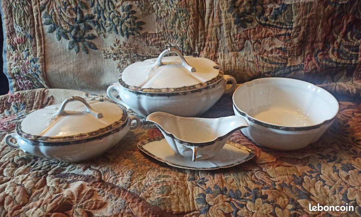 Quatre pièces de service ancien porcelaine Limoges (image 1)