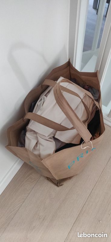 A DONNER vêtements toutes tailles enfants (image 1)