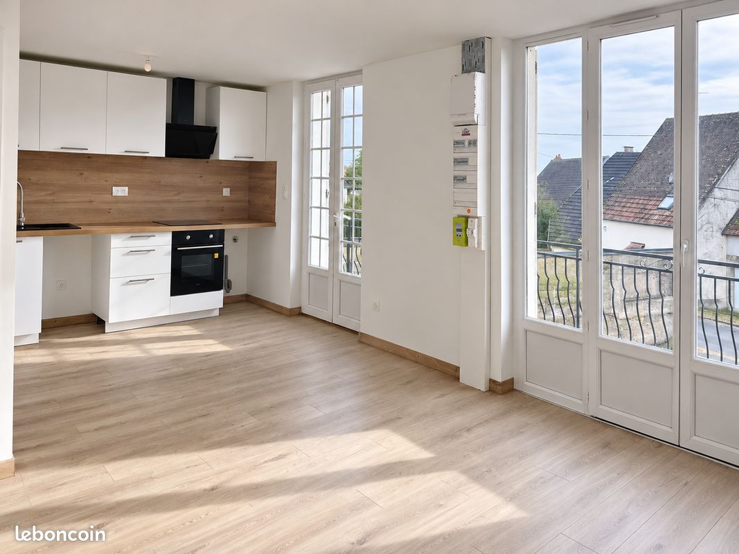 Appartement 3 pièces 53 m² · à Saint-Amand-Montrond · 53 m² · 585 €/mois