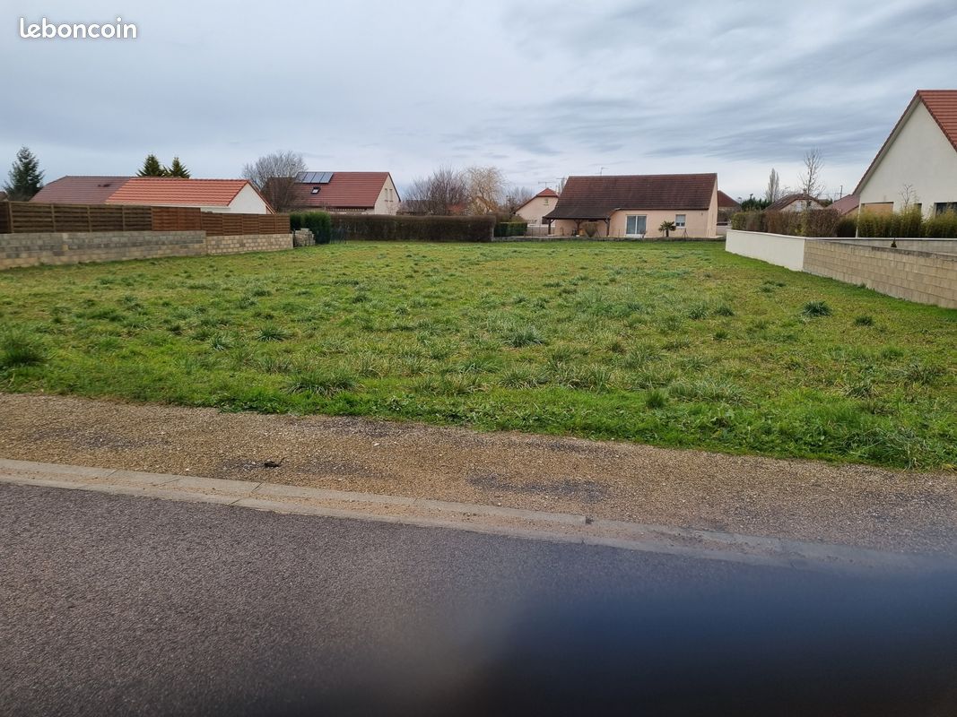 Terrain 1250 m² · à Saint-Aubin · 75 000 €