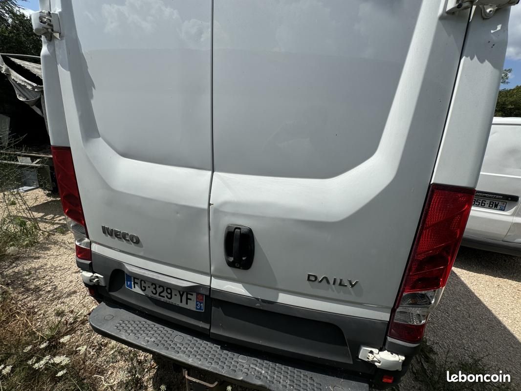 Iveco Daily DOUBLE ESSIEU 35s 2.3D 136cH/VENTE A PRO/TVA (image 8)