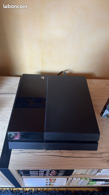 Playstation 4 (image 1)