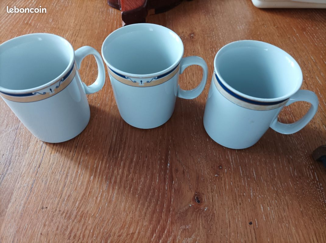 3 mugs (image 1)