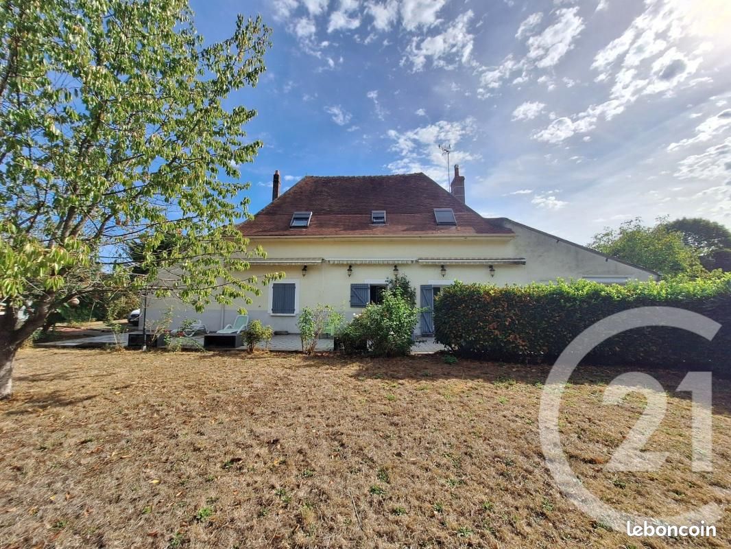Maison 7 pièces 185 m² · à La Châtre · 185 m² · 165 500 €