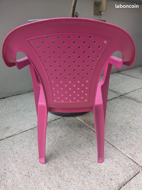 Chaise enfant en plastique (image 3)