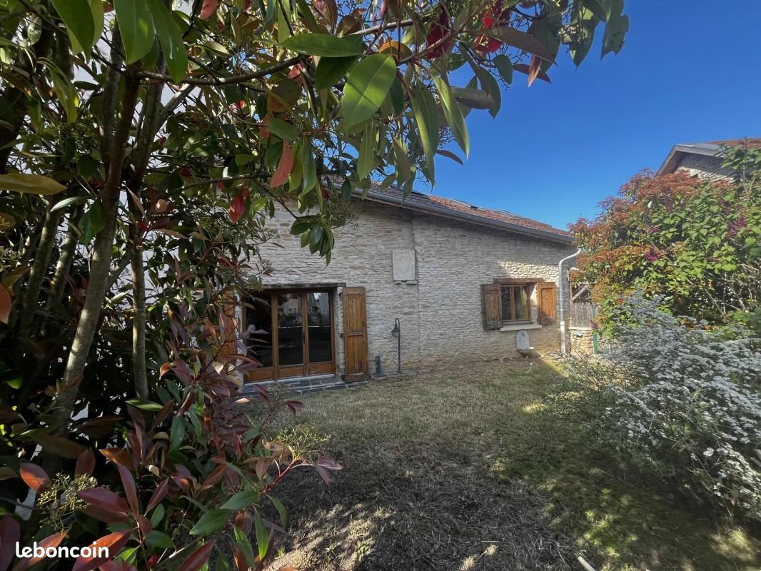 Maison 8 pièces 165 m² · à Crémieu · 165 m² · 249 000 €