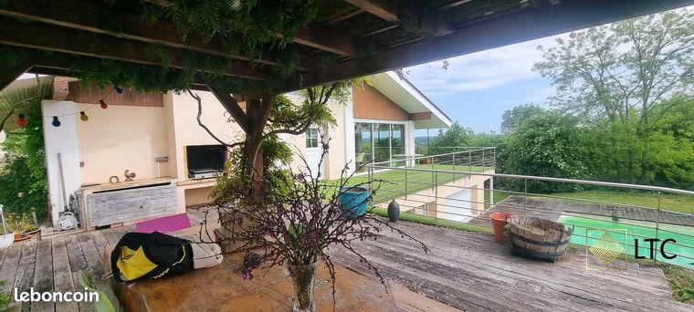 Maison 7 pièces 300 m²