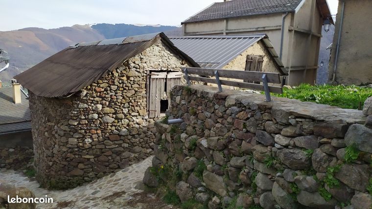 Granges à rénover (Ariège)
