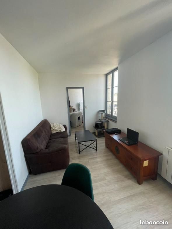 Appartement 3 pièces 42 m² · à Fontenay-le-Comte · 42 m² · 450 €