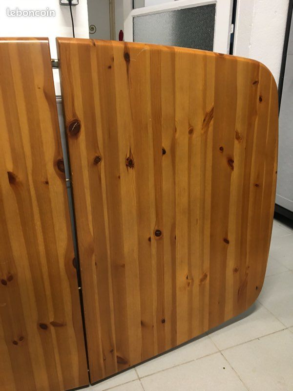 Table en pin massif (image 2)