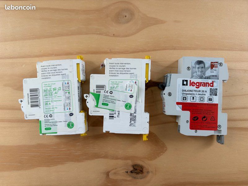 Disjoncteurs 20A Schneider Resi9 + Legrand DNX3 (image 2)