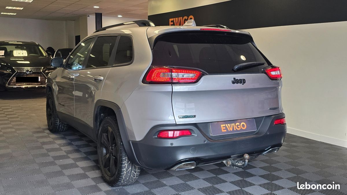 JEEP CHEROKEE 2.2 CRD 200 75EME ANNIVERSAIRE AWD ACTIVE-DRIVE BVA6 + ATTELAGe (image 7)