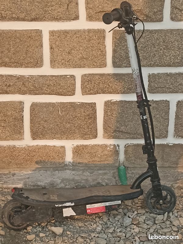 Trottinette électrique pour enfant (image 1)