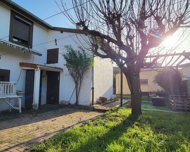 Maison 330 000 € - 98 m²