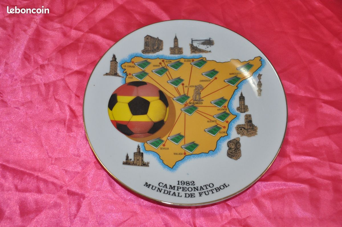 Ancienne Assiette FC Barcelone - Édition 1970 - Made In Spain - Collection