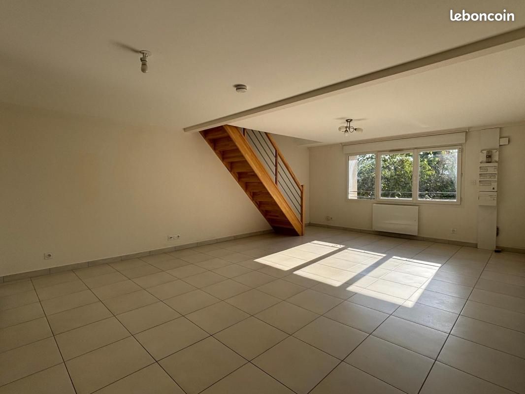 Appartement 1 pièce 67 m² · à Romans-sur-Isère · 67 m² · 655 €