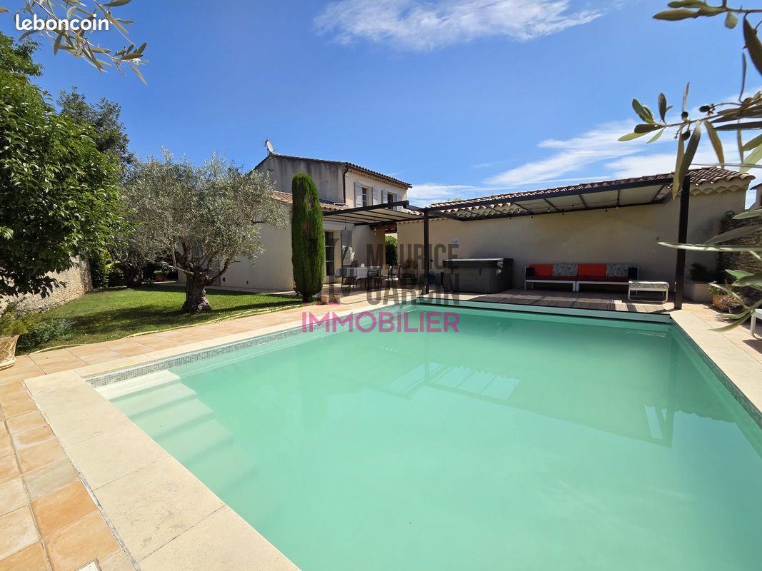 Maison 5 pièces 152 m² · à L'Isle-sur-la-Sorgue · 152 m² · 584 000 €