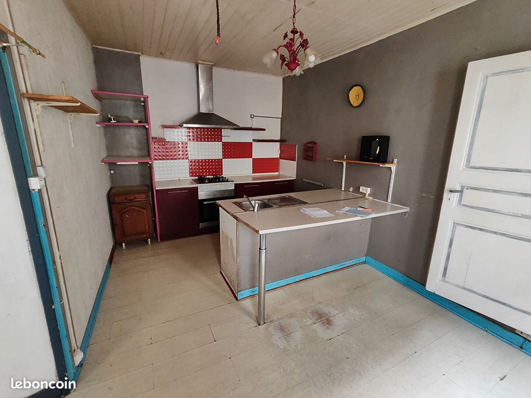 Propriété 6 pièces 153 m² - Coteaux-du-Blanzacais 16250 (image principale 4)