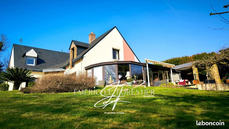 Maison 10 pièces 245 m²