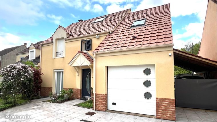 Maison - 7 pièces - 151m²