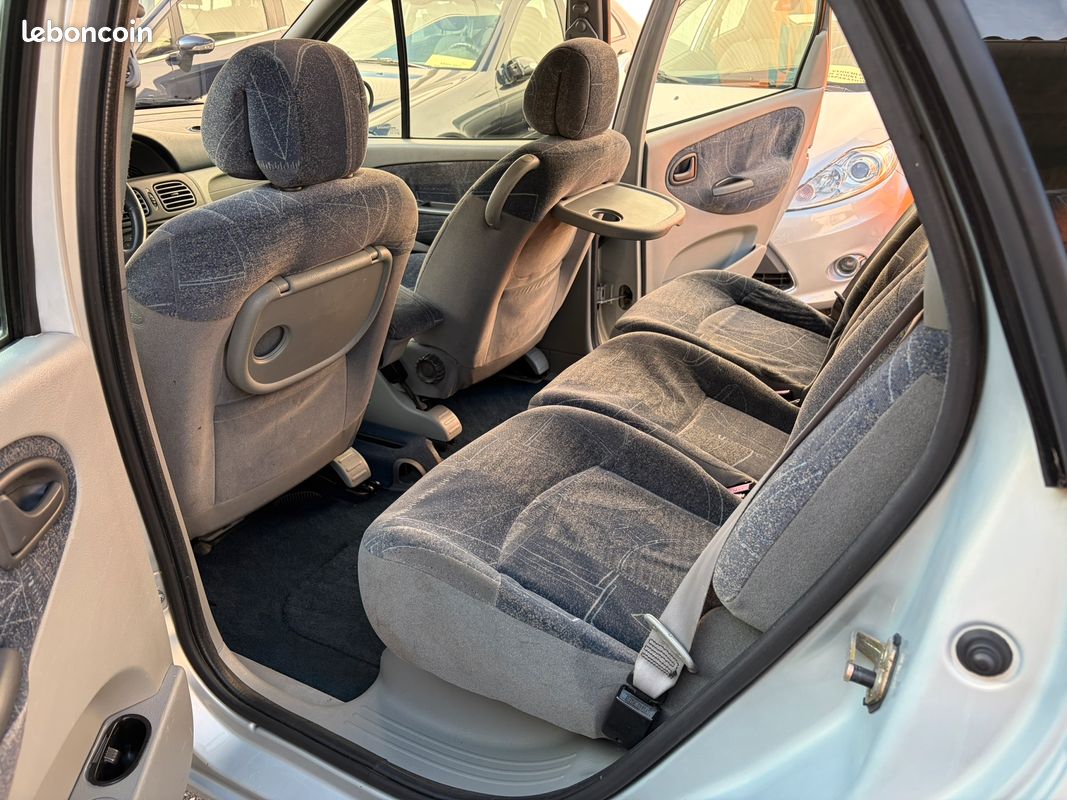 RENAULT SCENIC 1.6 1V 110ch EXPRESSION BVA équipé PMR (image 5)