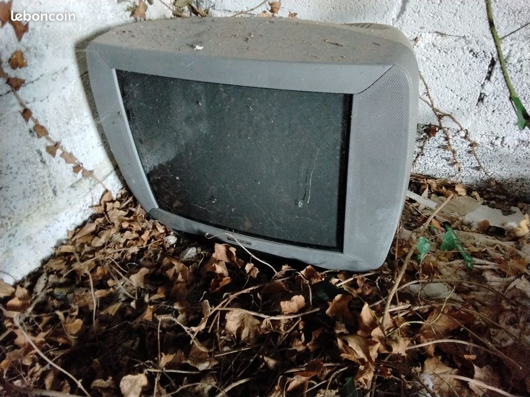 À donner Tv cathodique (image 1)