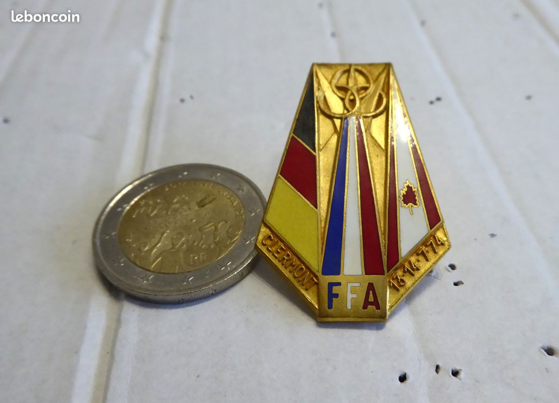 Pin's FFB - Fédération Française De Bridge - Coupe Picardie - Argenté SAP47