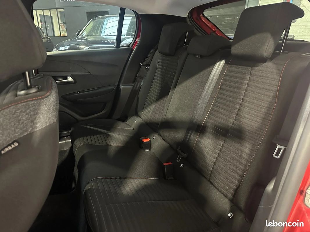 Peugeot 208 II Active 1.2 100 CV BVM / ENTRETIEN COMPLET PEUGEOT / CARPLAY / SIEGES AVANT CHAUFFANTS (image 17)