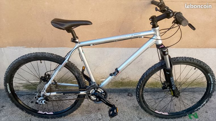 VTT 26 pouces révisé bon état suspension avant - Vélos VTT 26 pouces révisé bon état suspension avant - Vélos