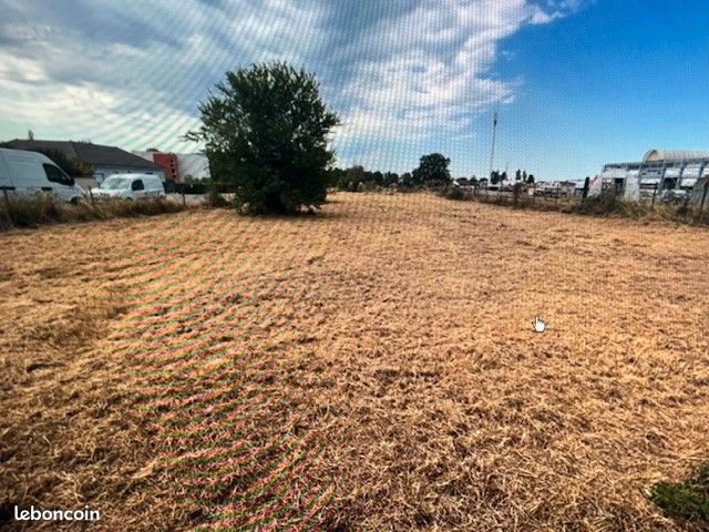 Terrain 1990 m² · à Yzeure · 60 000 €