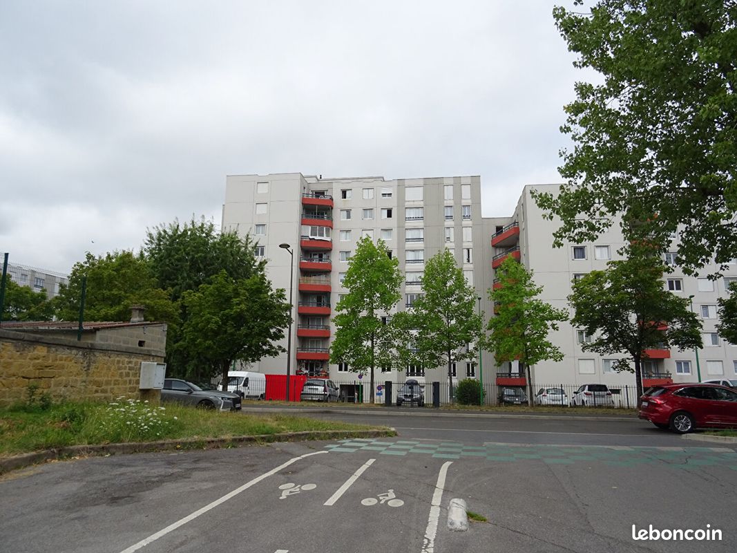 Appartement 3 pièces 68 m² · à Charleville-Mézières · 68 m² · 530 €