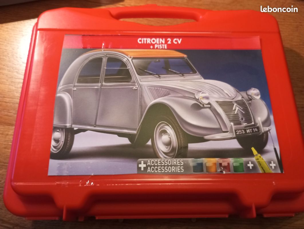 MAQUETTE HELLER UMBROL VOITURE CITROEN 2CV VINTAGE NEUF DE STOCK 1/43