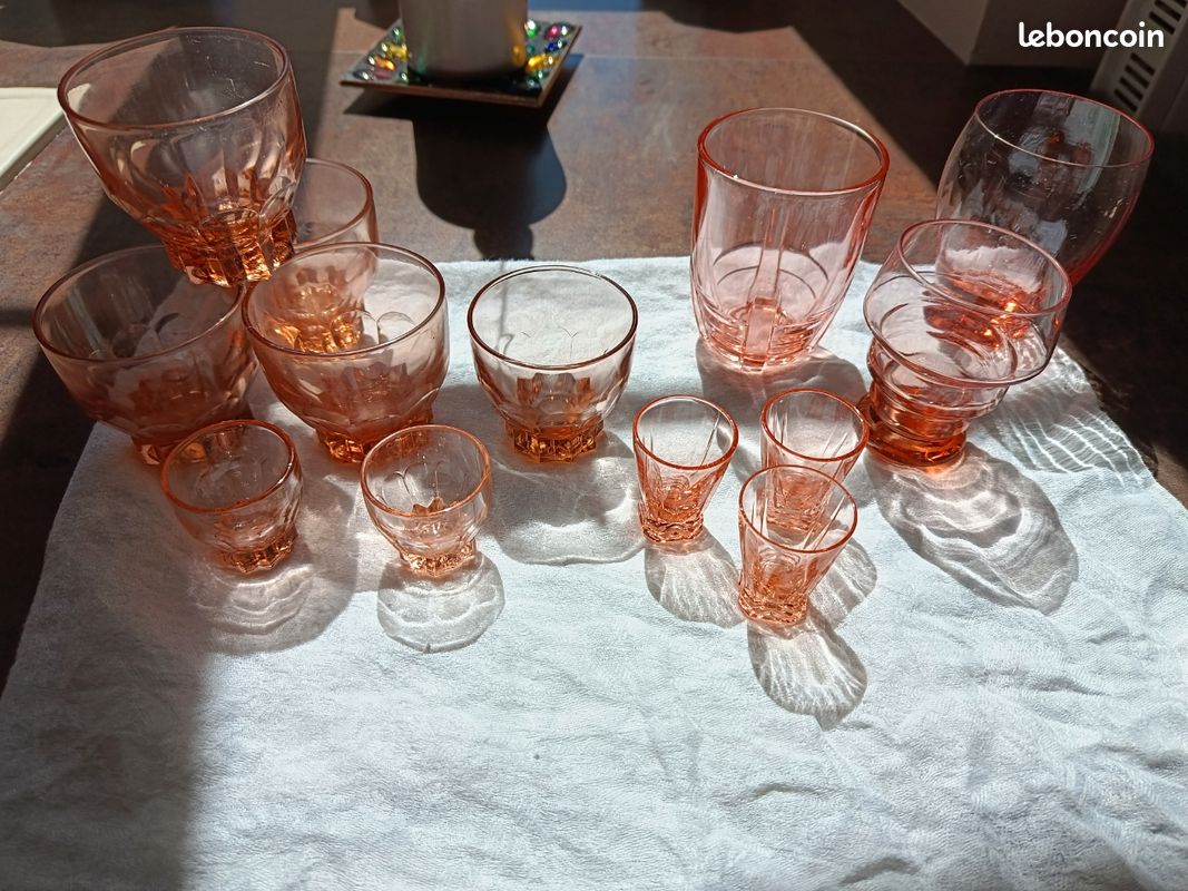 13 verres vintage Rosaline formes et contenances diverses (image 1)
