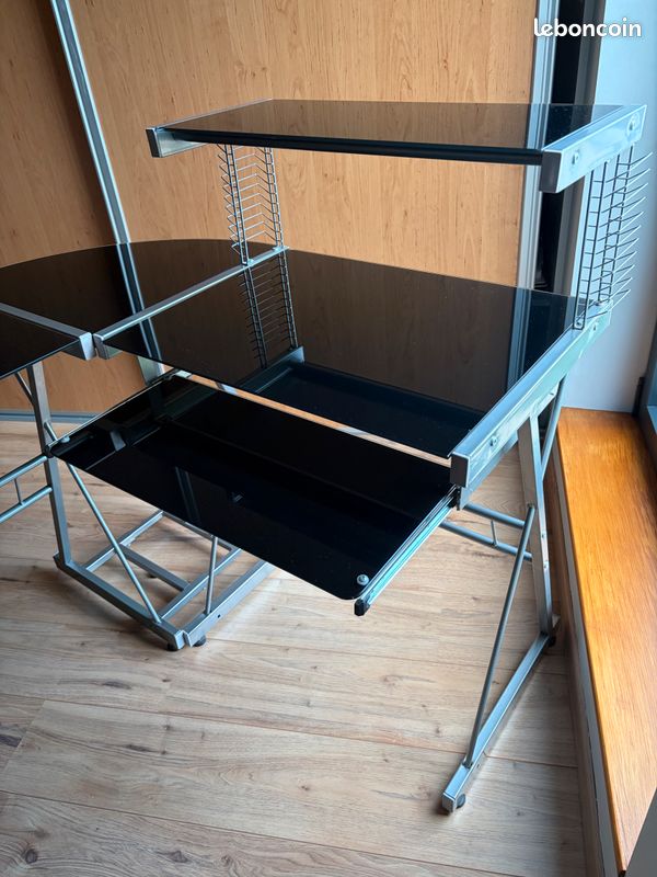 Bureau (image 2)