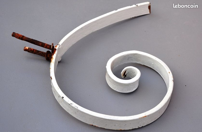 Volute fer forgé d~28cm, en fer plat ~L109cm en escargot, section ~30x8mm (réf.: 7633) : 2e (image 1)