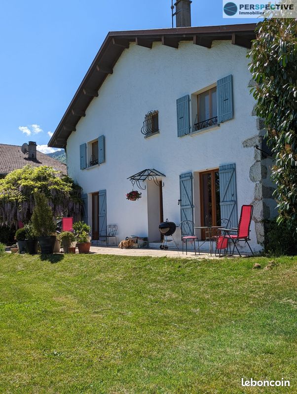 Maison 6 pièces 150 m² · à Péron · 150 m² · 695 000 €