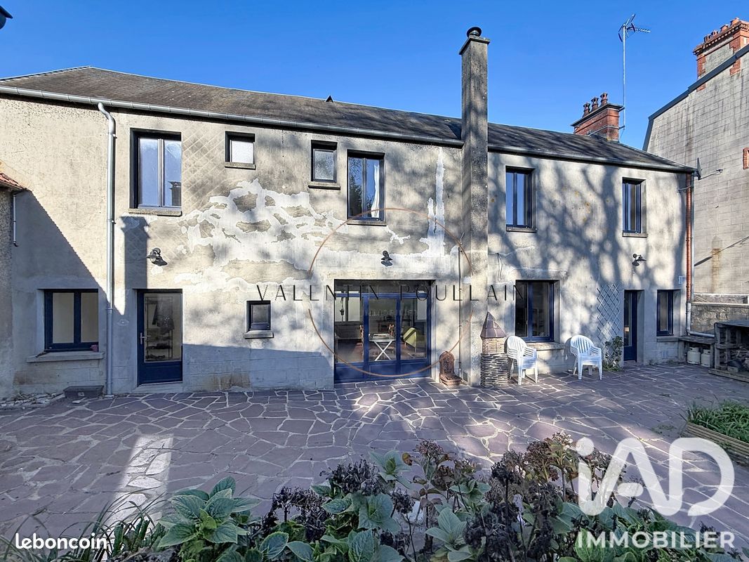 Maison 8 pièces 160 m² · à Périers · 160 m² · 219 000 €