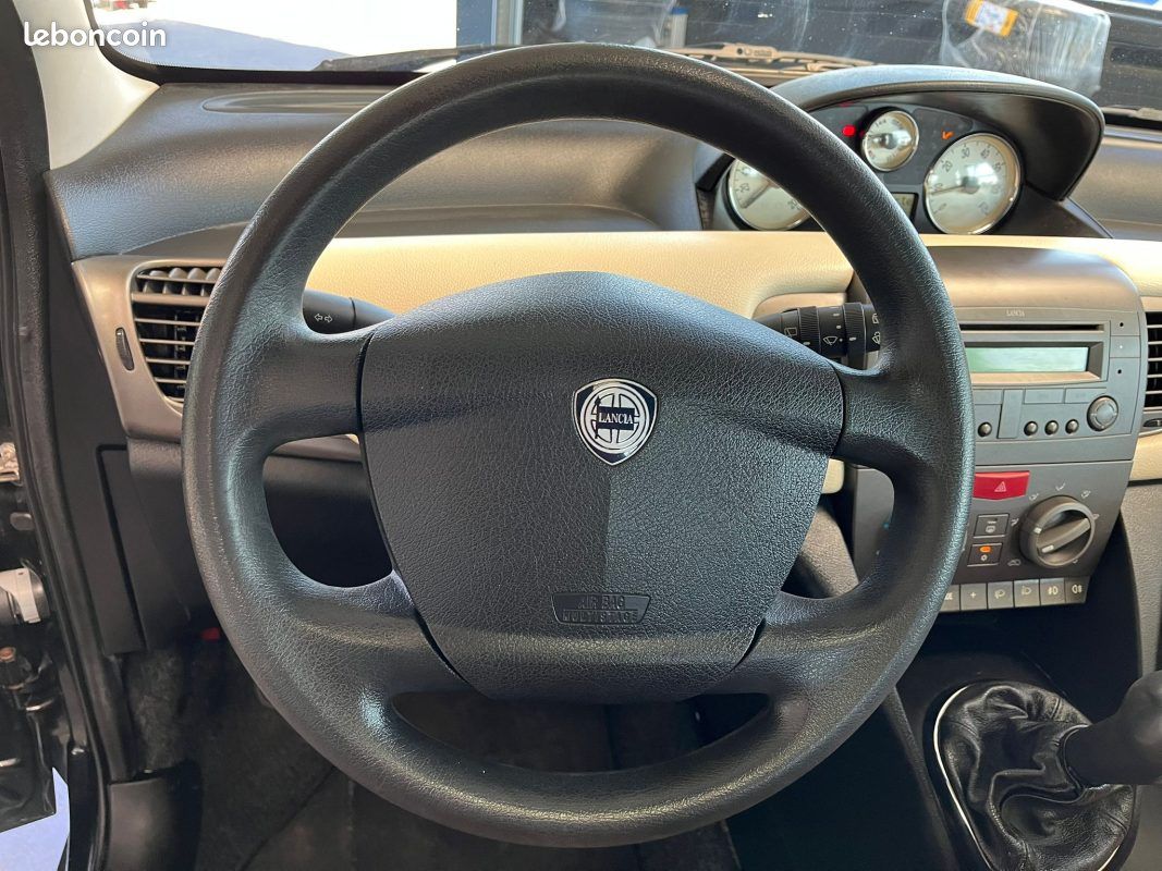 🚗 LANCIA Y 1.3 MULTIJET 16V ⚙️Full options ☀️ Toit ouvrant ❄️ Climatisation 🪑 Sièges en cuir (image 15)