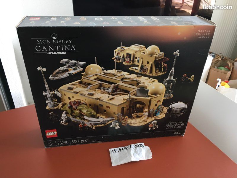 Mos Eisley Cantina Star Wars Master Builder Series Star Wars 75290