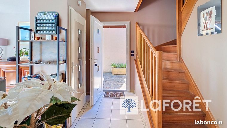 Maison 5 pièces 102 m² — 9