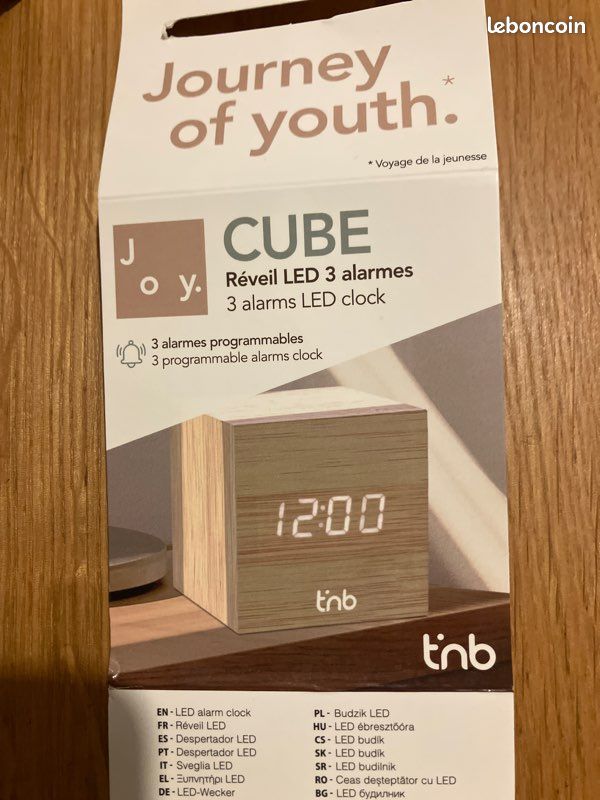 Réveil numérique en bois, petit réveil cube avec affichage LED de la