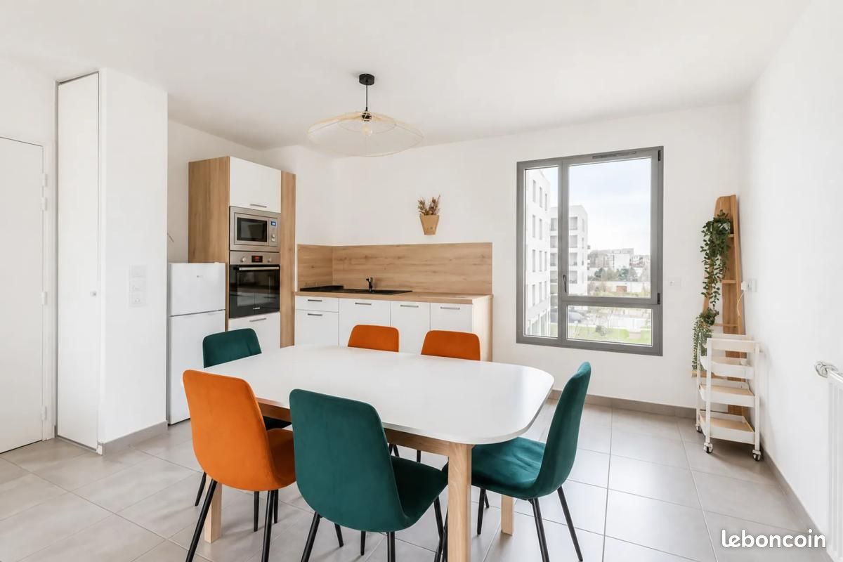 Appartement 4 pièces 80 m² · à Bron · 80 m² · 290 000 €