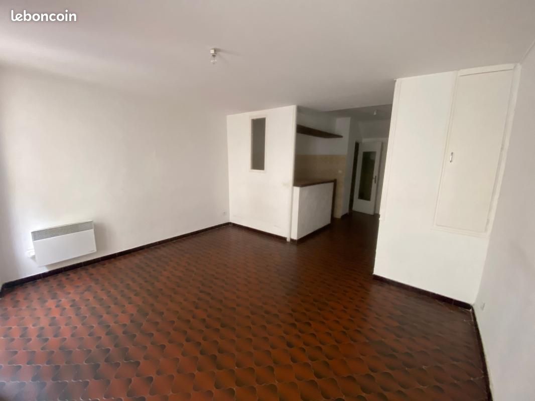 Appartement 1 pièce 29 m² · à Ollioules · 29 m² · 414 €