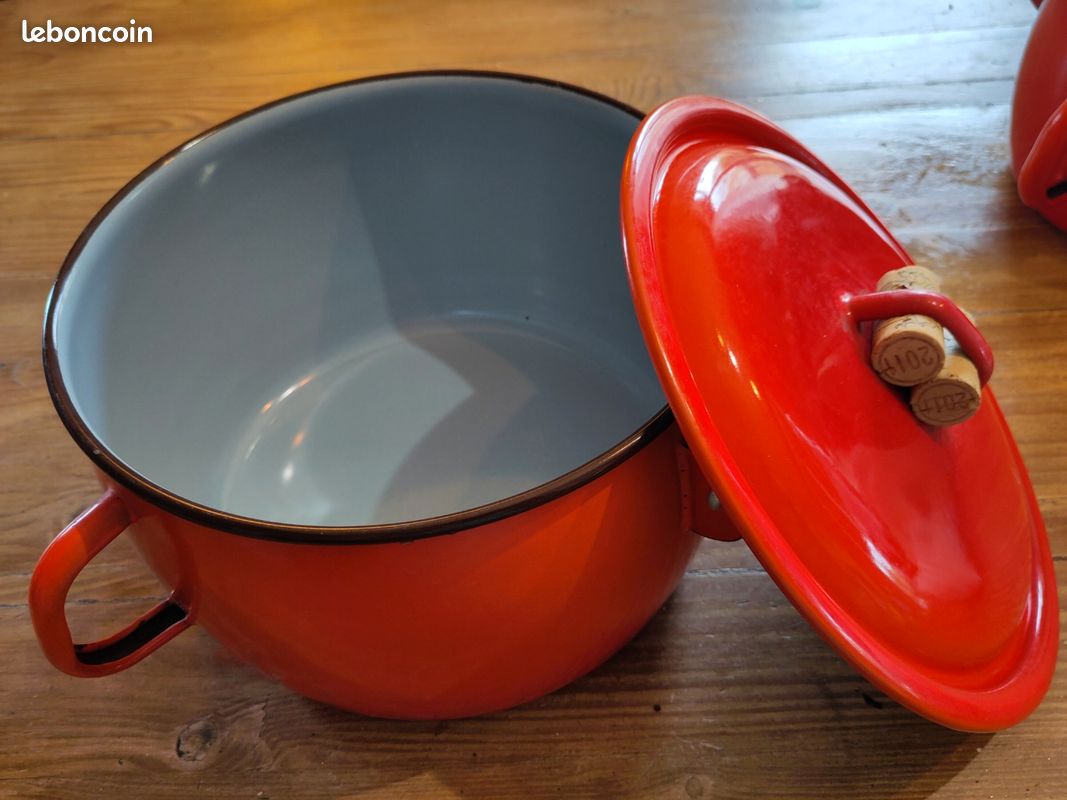 Cocotte émaillées 19cm (image 1)